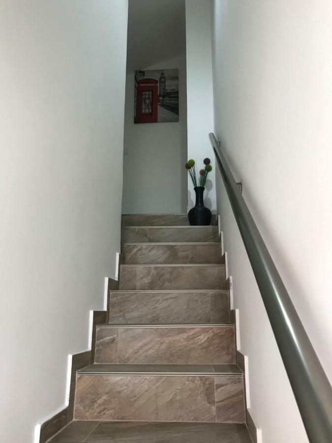 Id Apartments Τίβατ Εξωτερικό φωτογραφία
